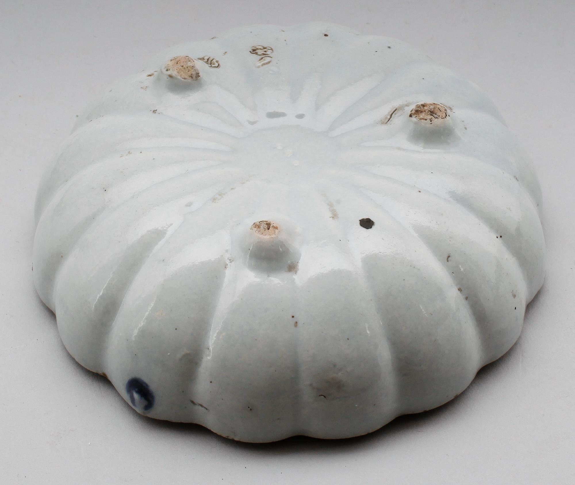 KRYDDASK, porslin, Kina, 1900-/2000-tal.