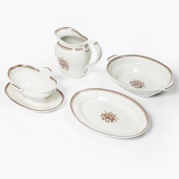 Wilhelm Kåge, 28 pieces of a ceamware 'Bruno' dinner service, Gustavsberg, Sweden, 1929-30.