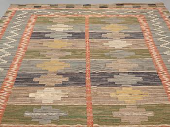 Märta Måås-Fjetterström, A carpet, "Blå taggen", flat weave, ca 328-330,5 x 228-232 cm, signed MMF.