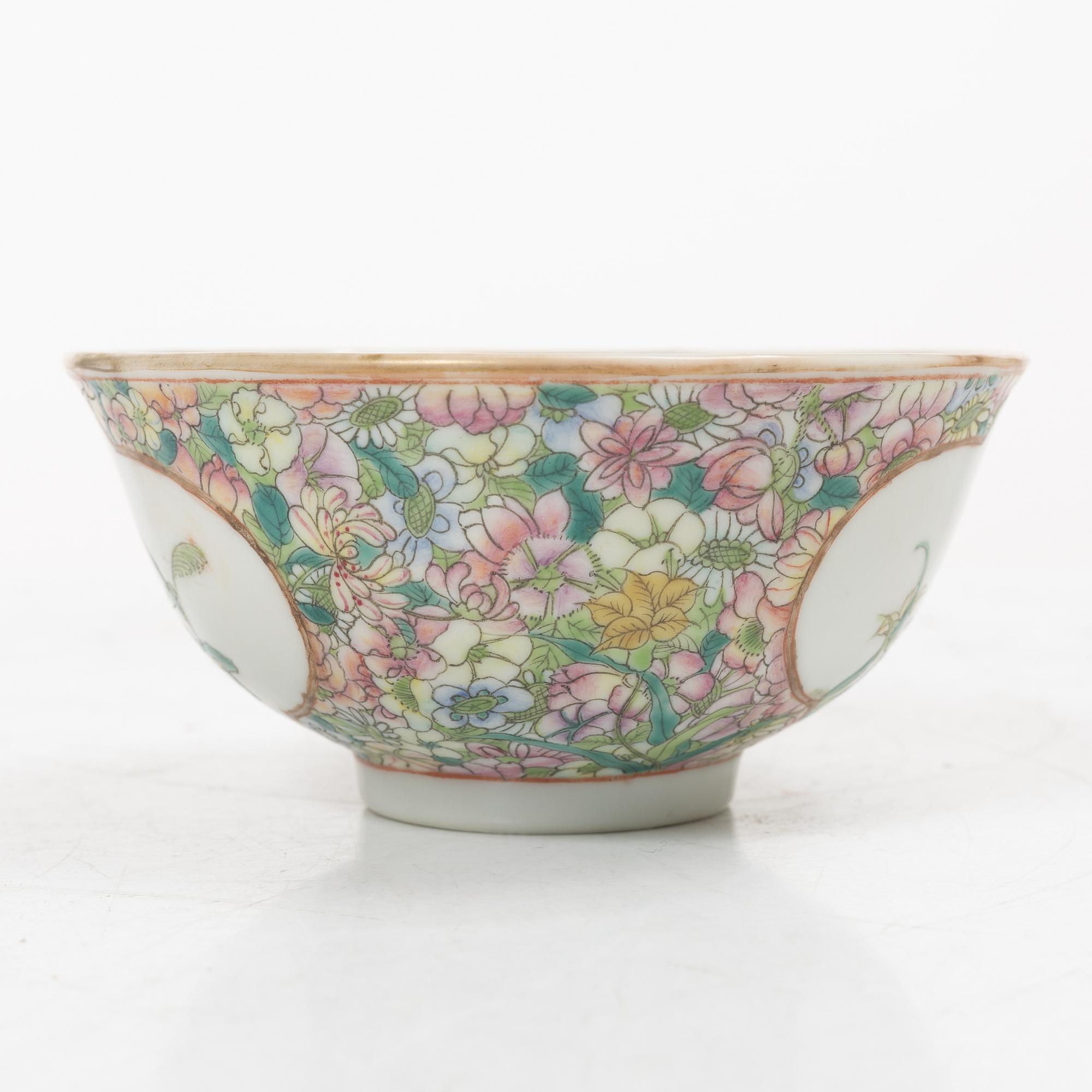 Skålar, två stycken samt skålfat, porslin, Kina, 1900-tal.