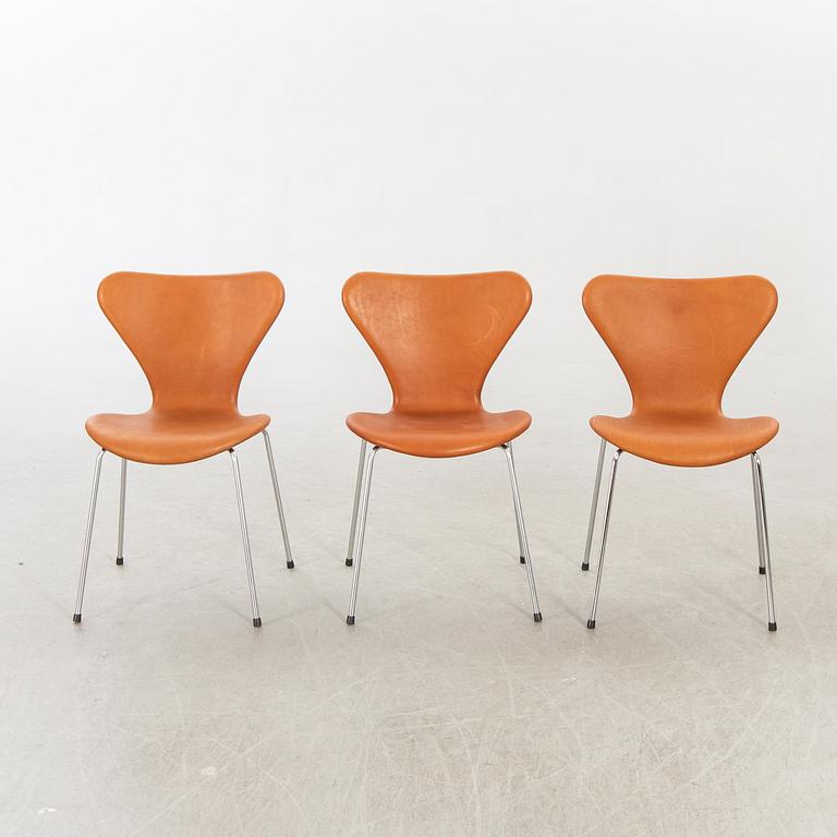 Arne Jacobsen stolar, 6 st, "Sjuan", Fritz Hansen, Danmark 1900-talets senare del.