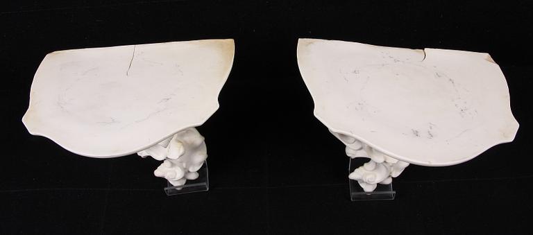 KONSOLHYLLOR, ett par, parian, nyrokoko, Gustafsberg, 1899.