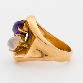 RING, 18K guld, ametist och månsten.