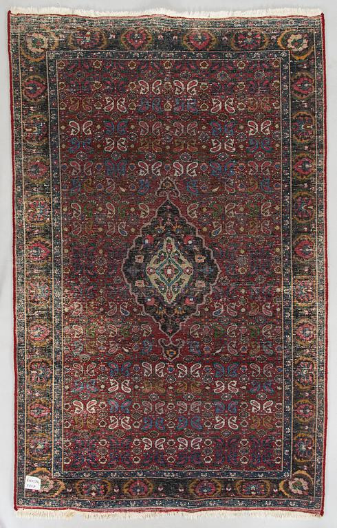 Matto, itämainen, n. 212x135 cm.