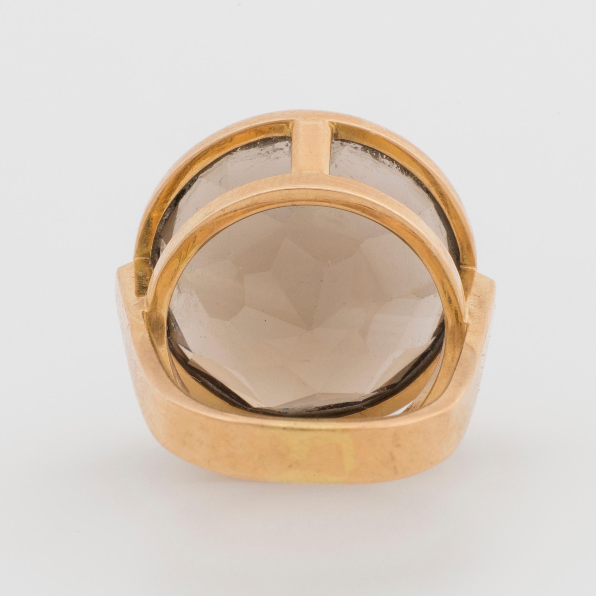 REY URBAN ring 18K med stor rökkvarts 1968.