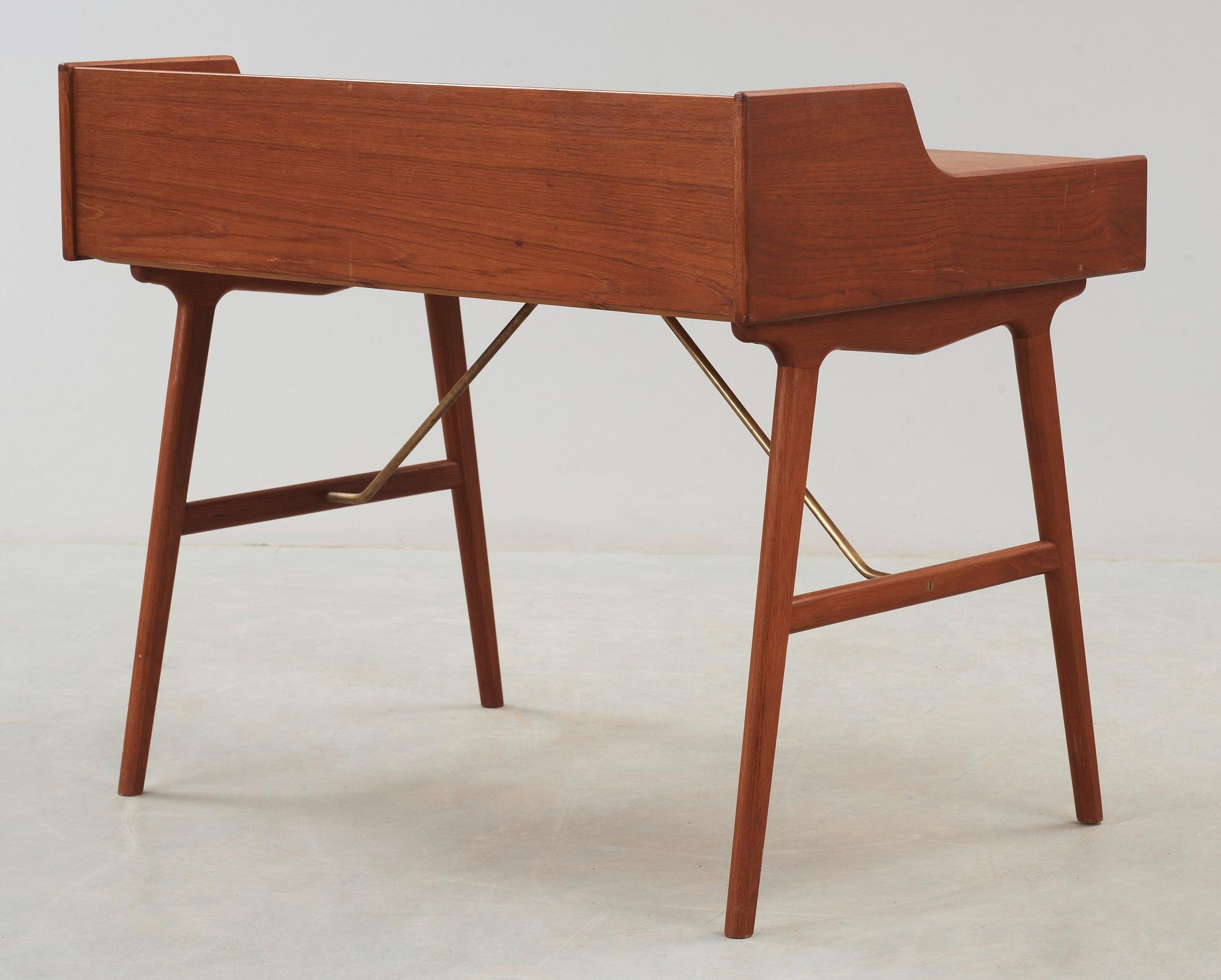 ARNE WAHL IVERSEN, skrivbord, Vinde Møbelfabrik, Danmark, modell 56.