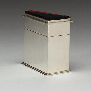 A Klas-Göran Tinbäck lidded sterling box, Stockholm 1982.