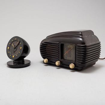 TESLA, "308U Talisman" , tube radio Tjeckoslovakia 1930's. & A bakelite table clock.