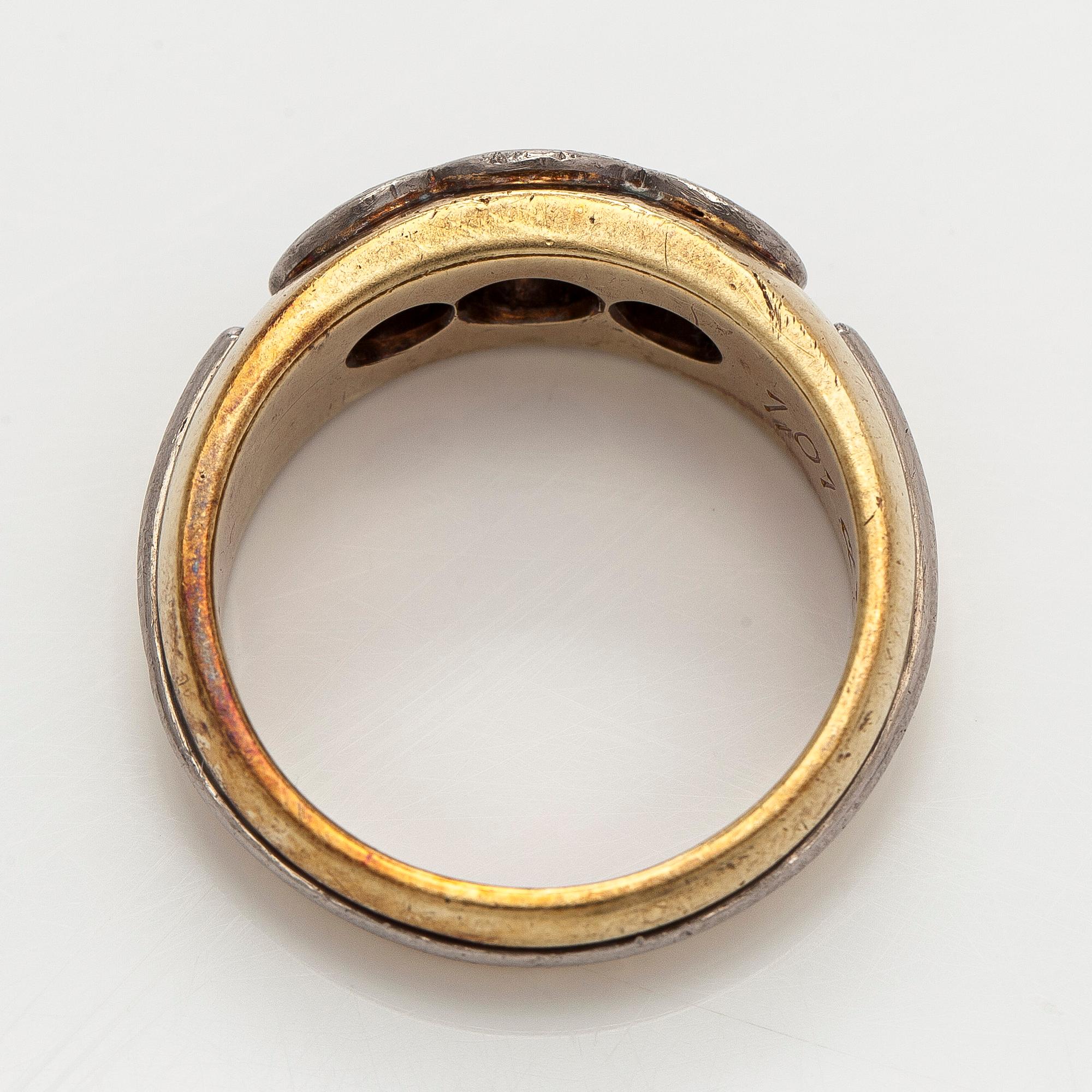 Ring, brilliant-cut diamonds, 14K gold, Norway.