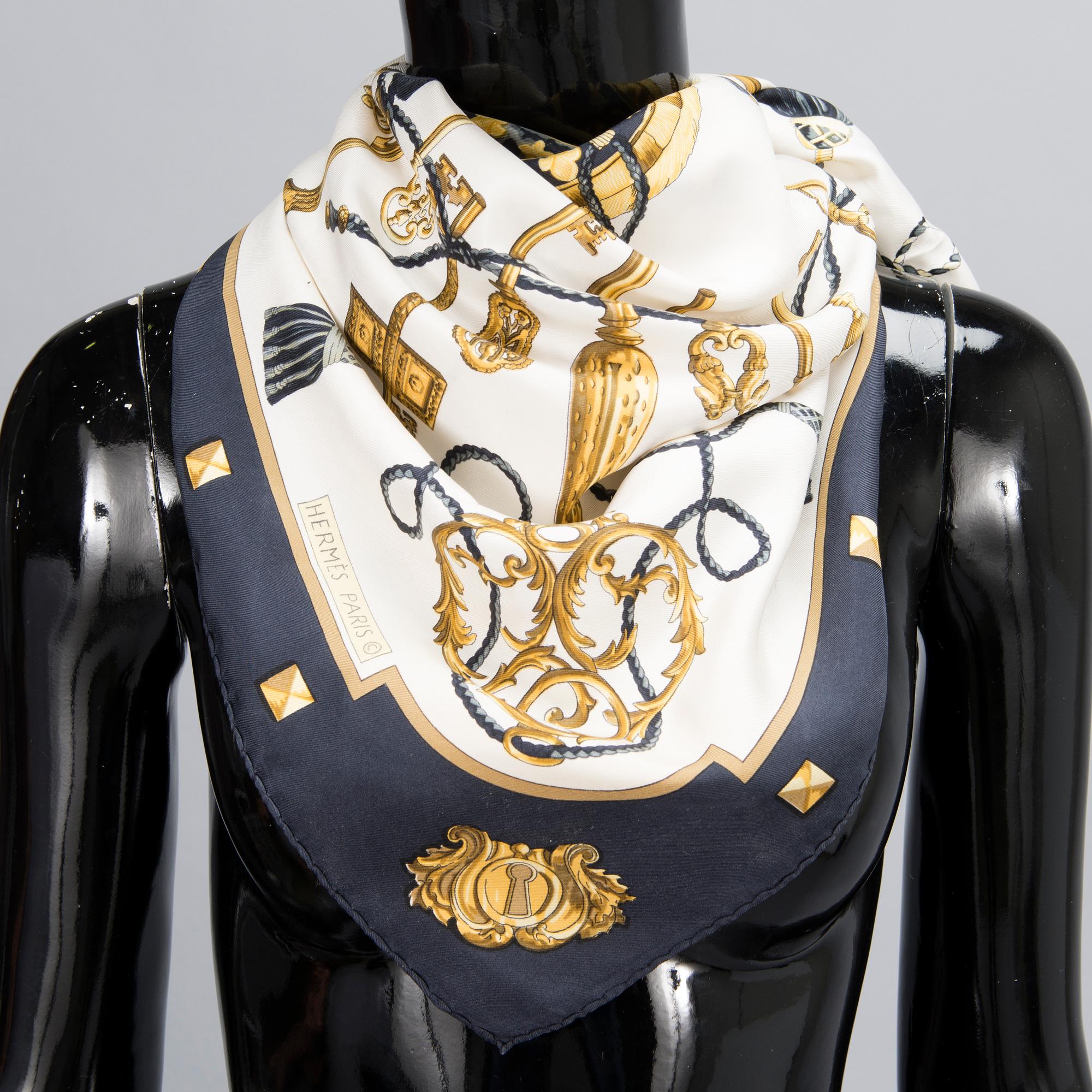 HERMÈS Les Cles SCARF.