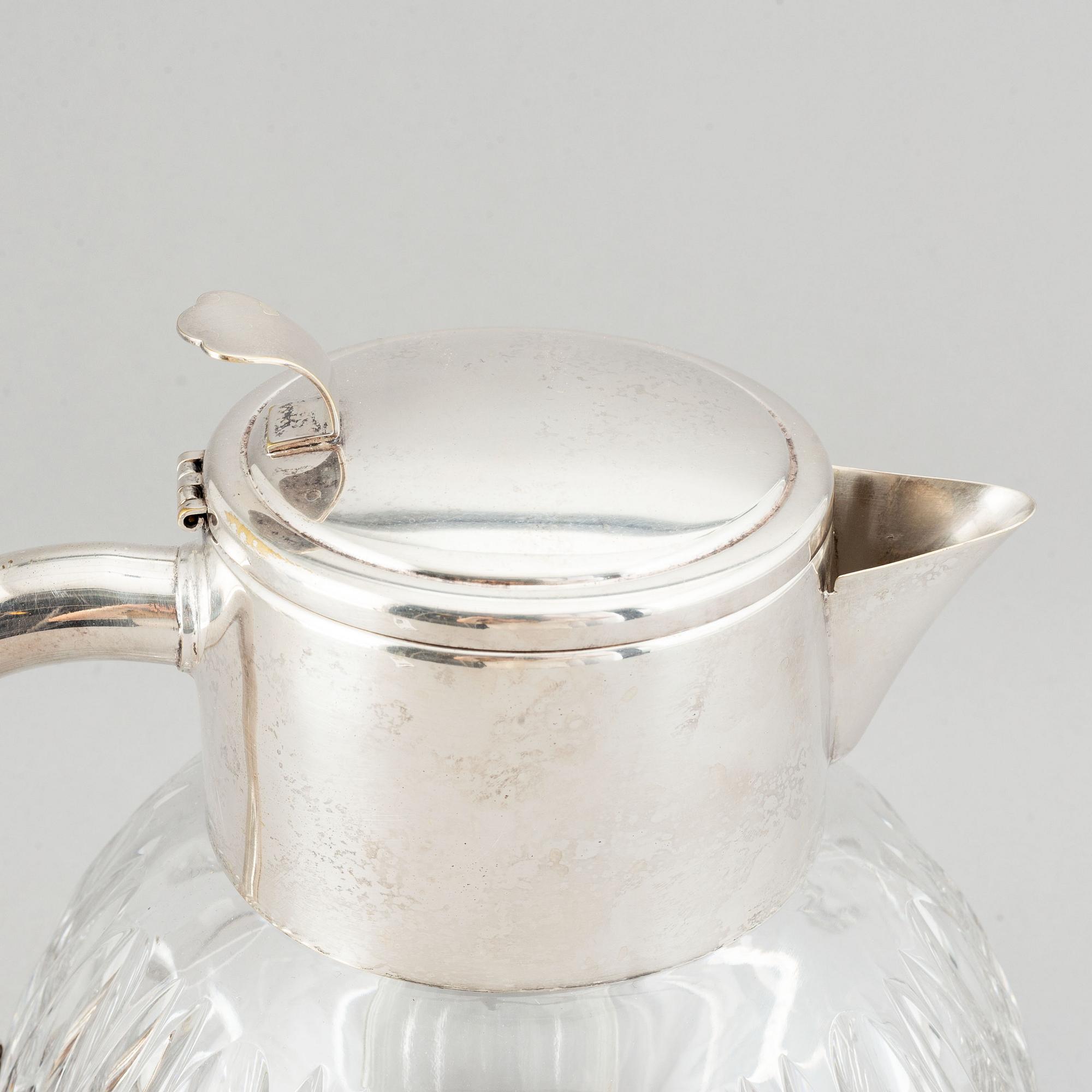 A 20th-century service jug.