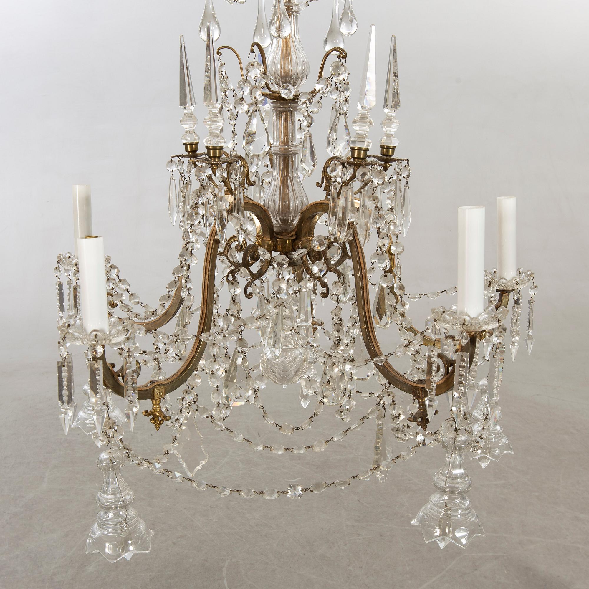 A chandelier around 1900.