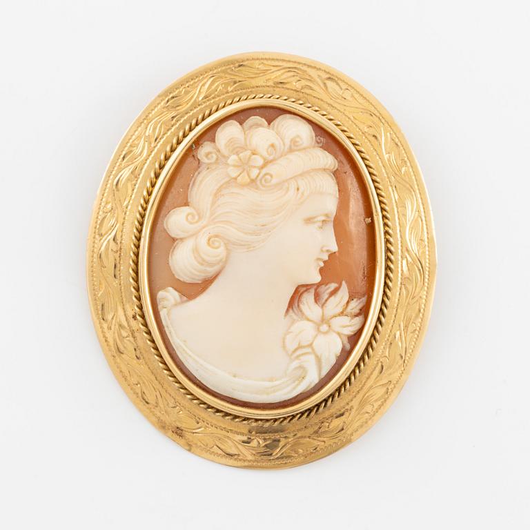 Brosch/hänge 18K guld med snäckskalscamé.