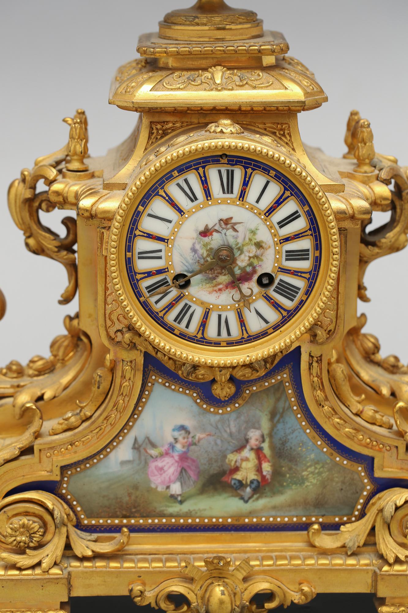 BORDSGARNITYR, 3 delar, Louis XVI- stil, troligen Frankrike, 1800-talets slut.