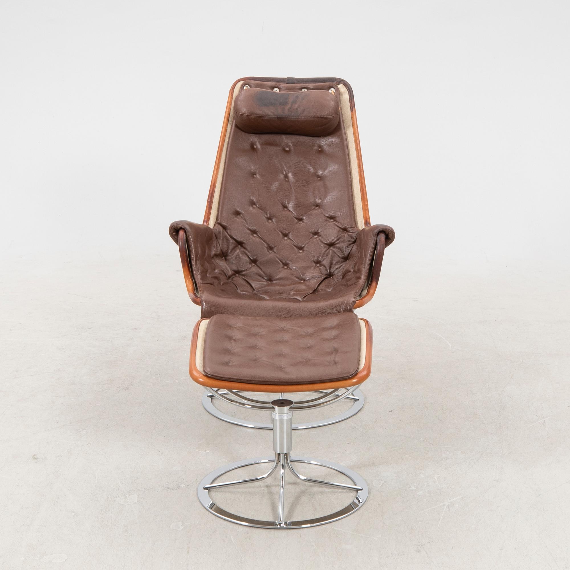 Bruno Mathsson fåtölj "Jetson" med fotpall 2012.