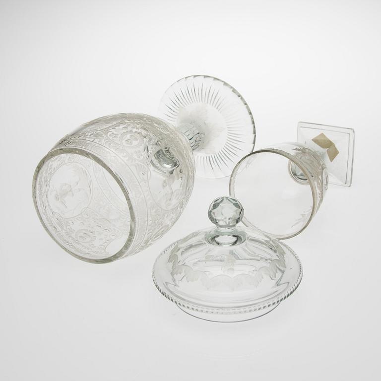 POKAL MED LOCK samt BÄGARE, glas. 1900-talets första hälft.