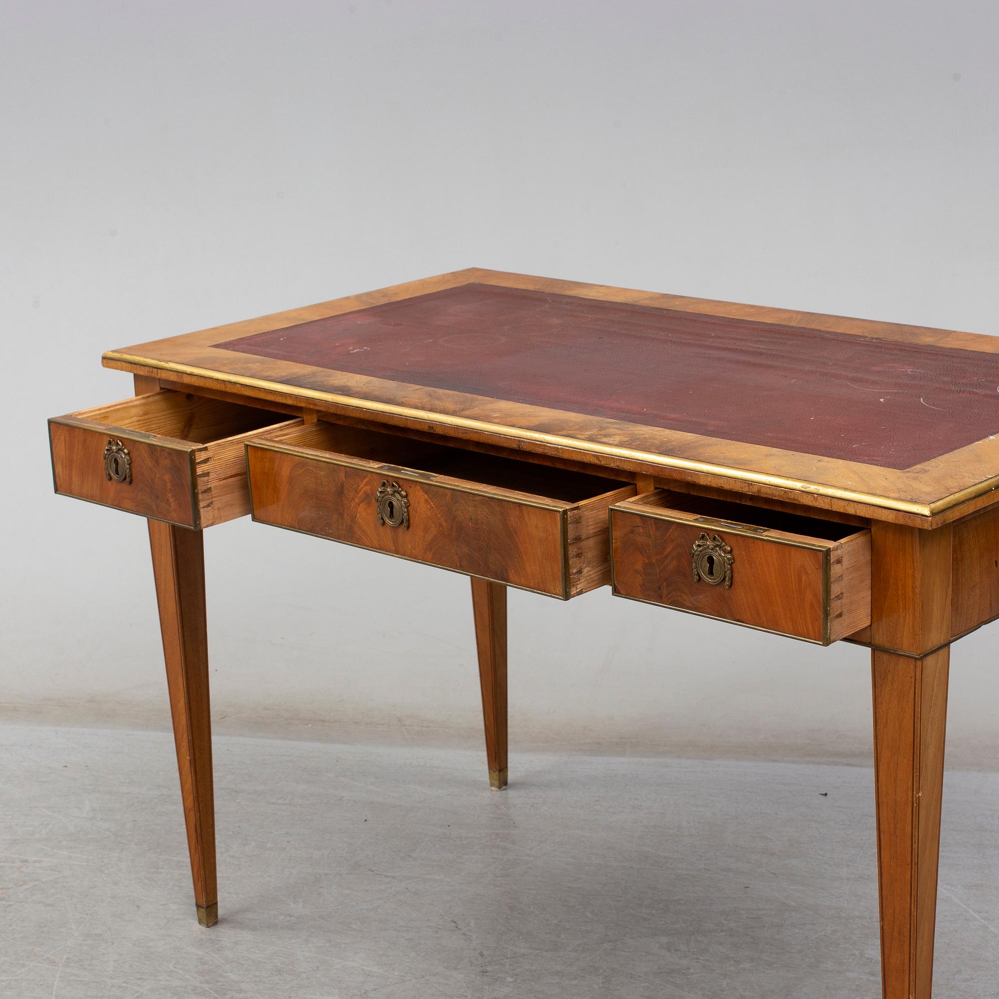 SKRIVBORD, sengustaviansk stil, cirka 1900.