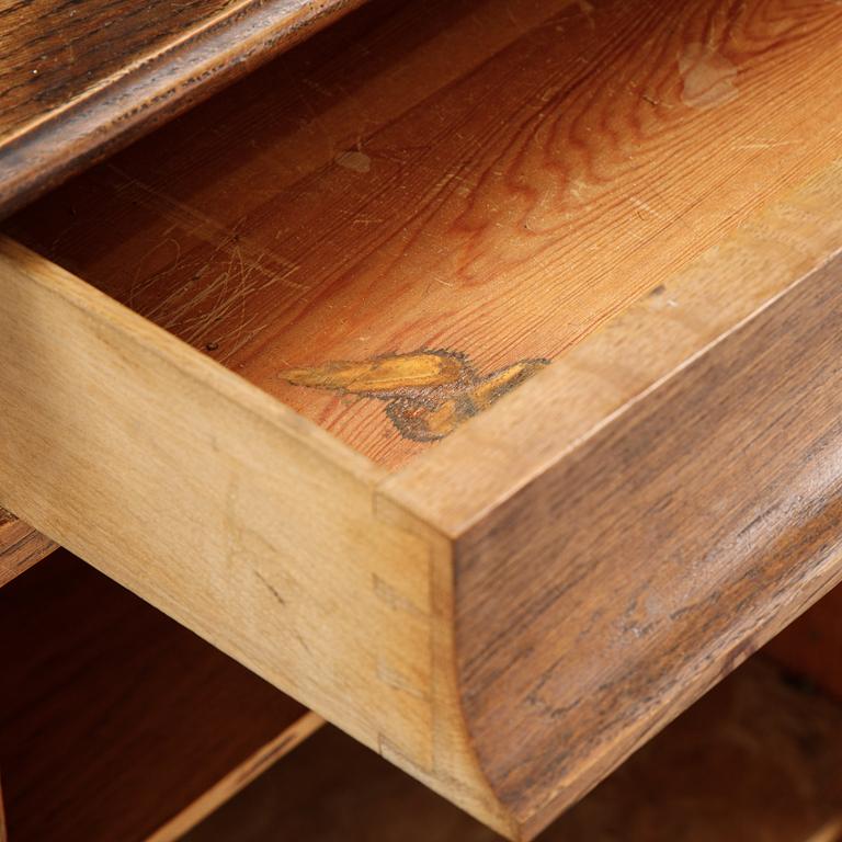 An oak art noveau cabinet, early 20th Century.