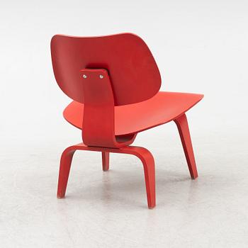 Charles & Ray Eames, fåtölj, "LCW", Vitra, daterad 2003.