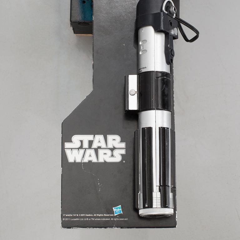 LASERSVÄRD, "Star Wars", demo-ex / skylt från leksaksaffär, Hasbro, 2011.
