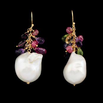 ÖRHÄNGEN, 1 par, förgyllt silver, peridoter, citriner, turmaliner mm. Vikt ca 20 g.