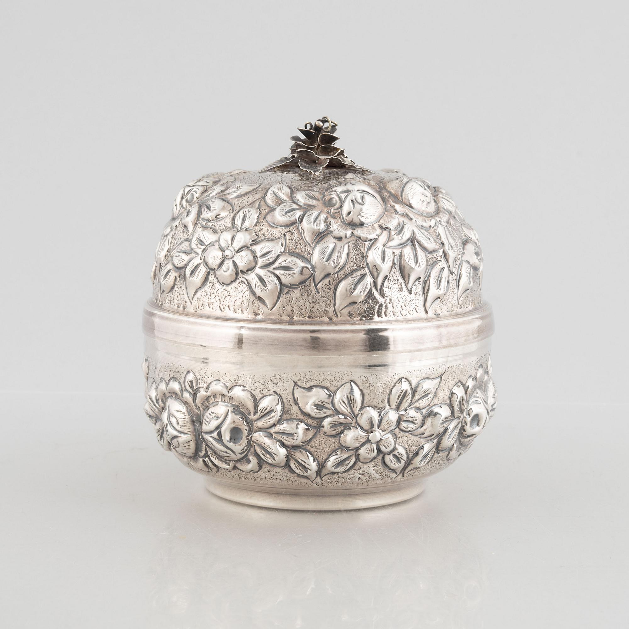 Skål med lock, silver 900, 1900-tal.