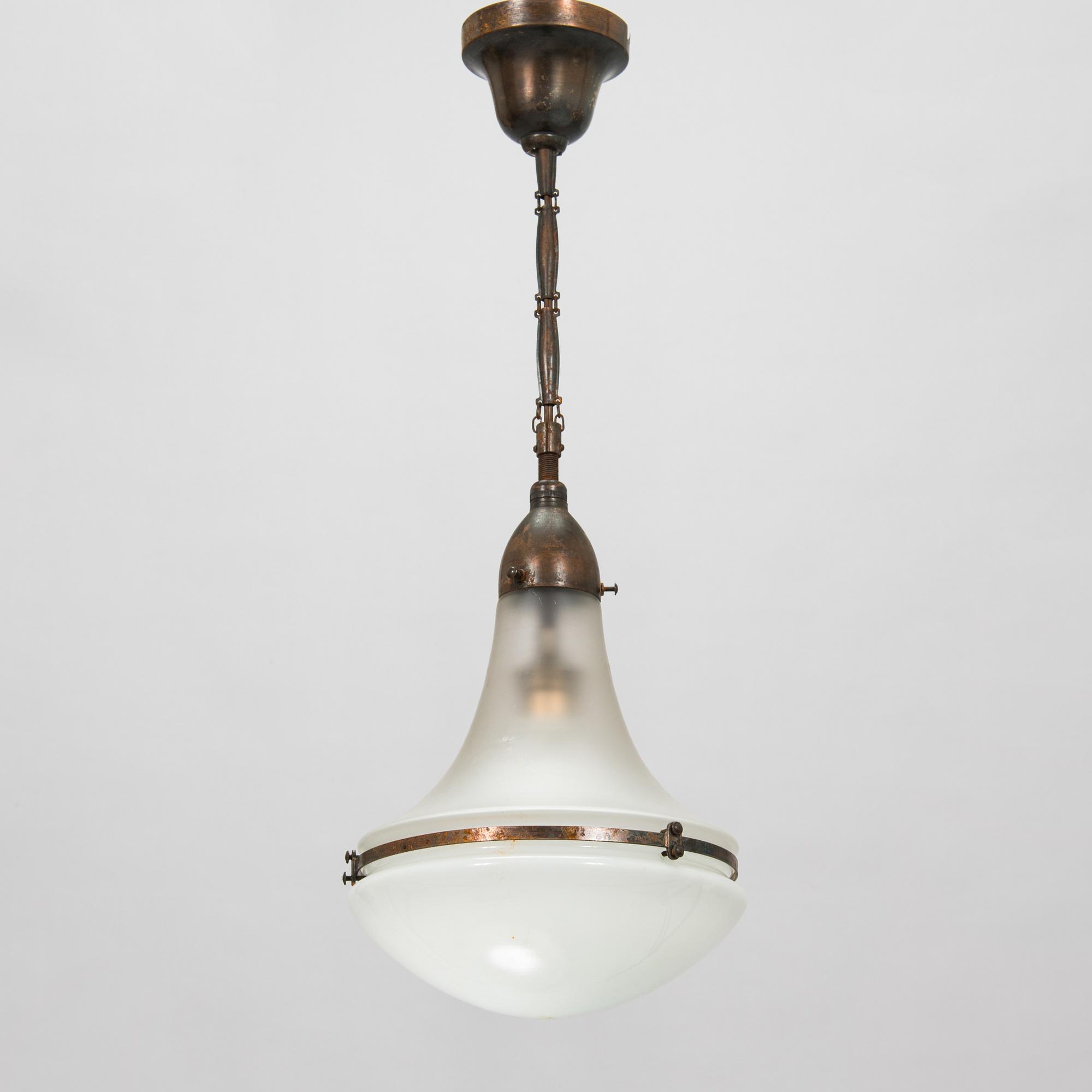 Peter Behrens, taklampa, "Luzette" för AEG (Allgemeine Electricitäts-Gesellschaft), Tyskland.