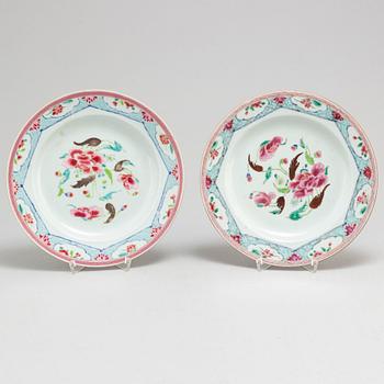 A set of four (2+2) famille rose dishes, Qing dynasty, Qianlong (1736-95).