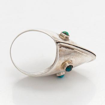 Anna-Greta Eker, sormus hopeaa ja turkooseja , Auran Kultaseppä Turku 1958.