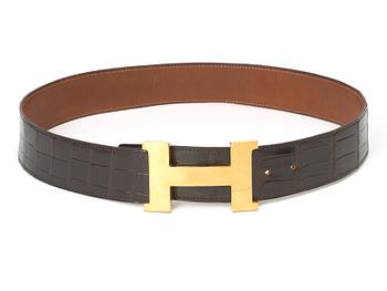 495. A belt by Hermès.