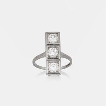 669. RING med äldre slipade diamanter totalt ca 1.30 ct.