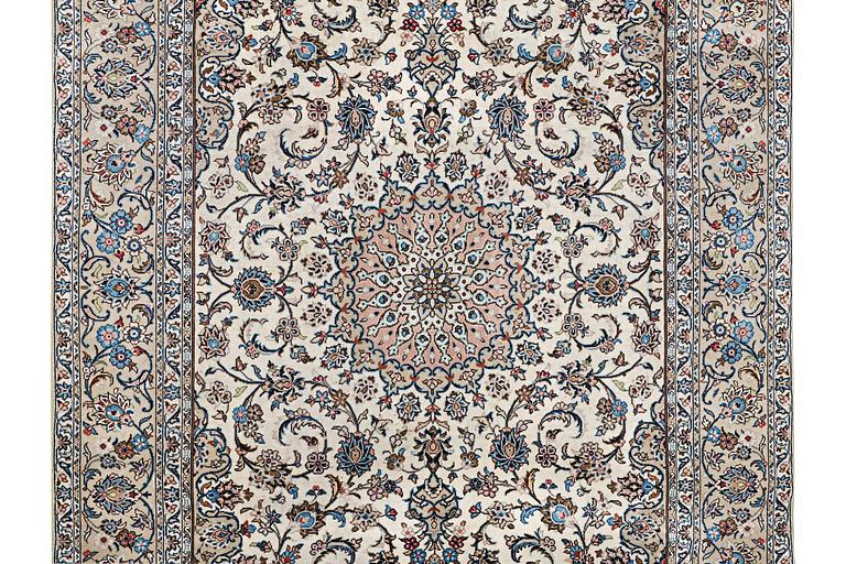 Matta, Keshan, ca 292 x 191 cm.