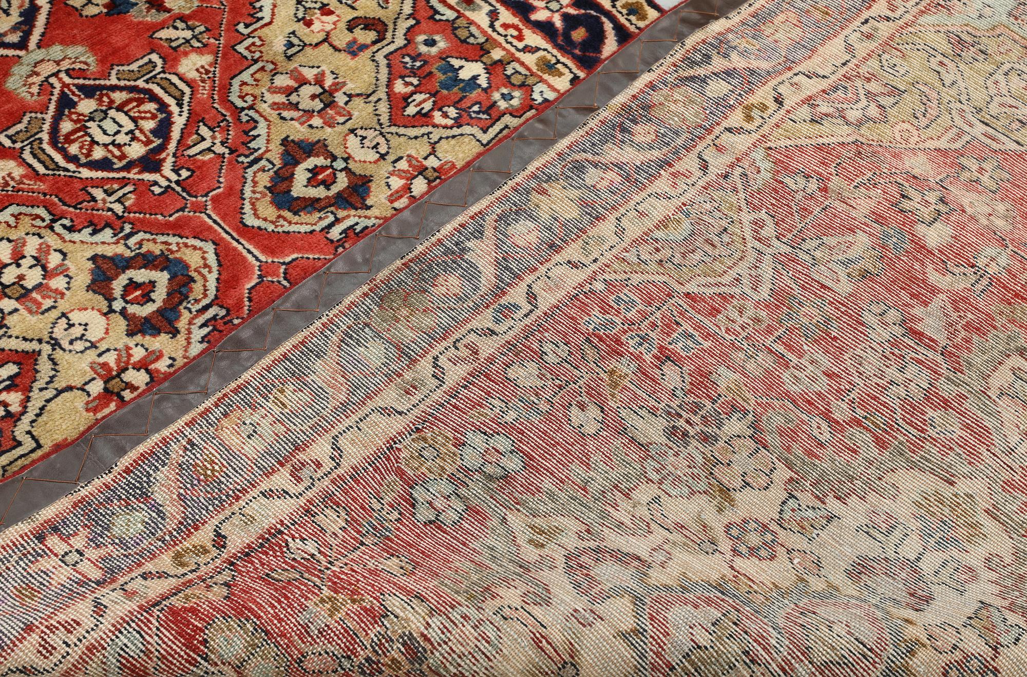 A Hamadan runner, approx. 530 x 116 cm.