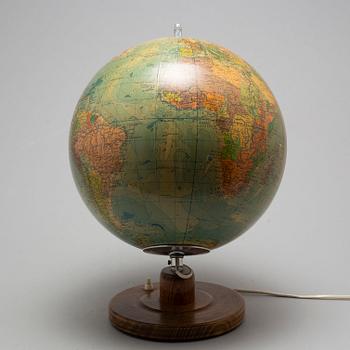 JORDGLOB, Räths Fysisk-politiska jordglob, 1900-talets mitt.