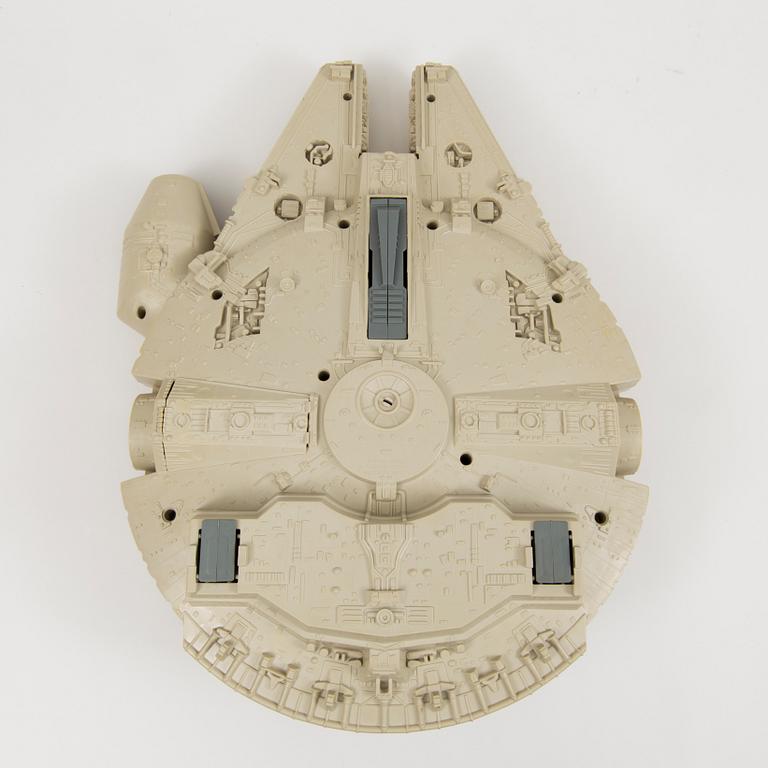 A vintage Star Wars Millennium Falcon Palitoy 1983.