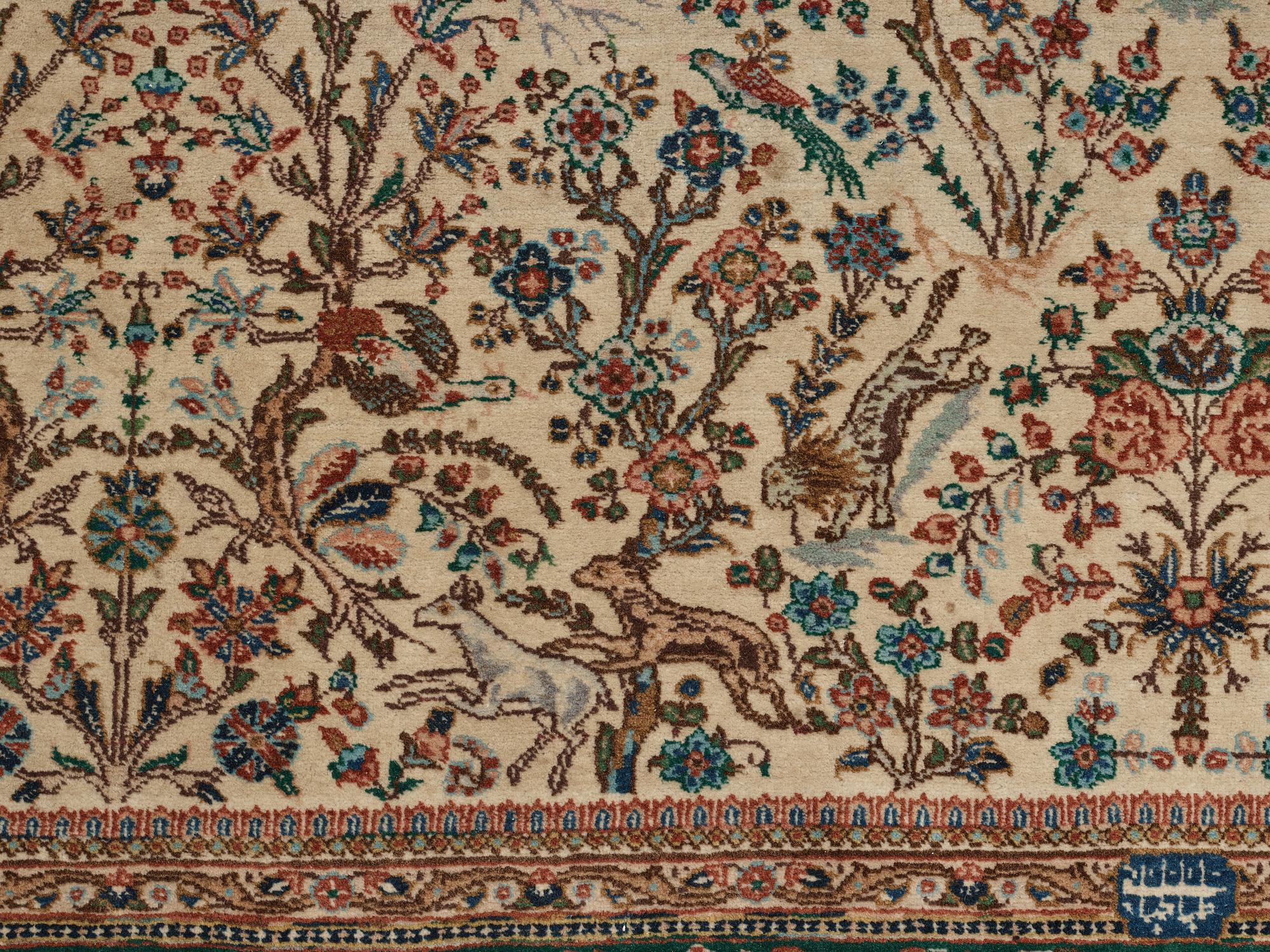 A carpet, semi-antique Tabriz figural, ca 256,5 x 205 cm.