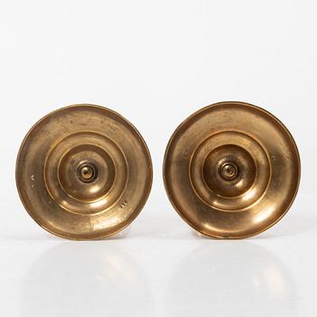 Ljusstakar, 2 par, sent 1800-tal/1900-tal samt 1900-tal.