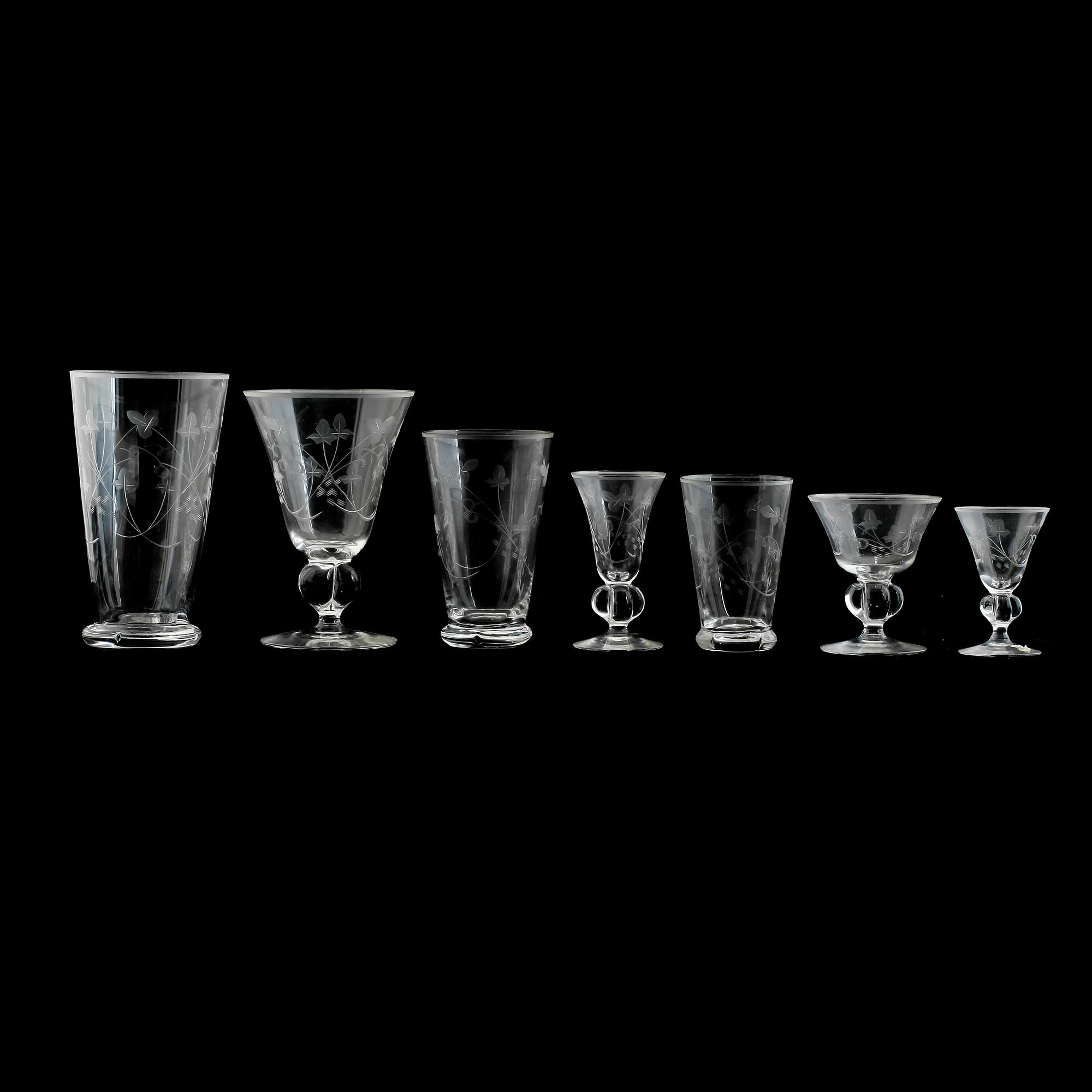 GLASSERVIS, 76 delar, Skruf, 1900-talets första hälft.