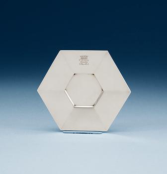 526. A Prince Eugen hexagonal dish, executed by C.G Hallberg, Stockholm 1918.