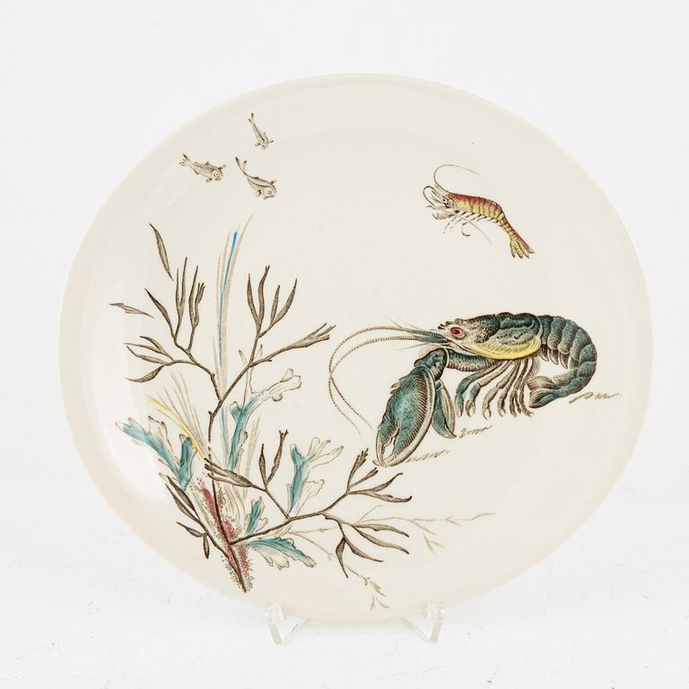 A 25-piece "Fish" service, Johnson Bros, England.