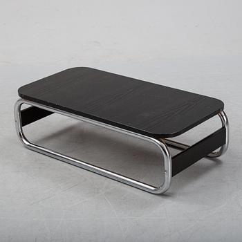 A pair of 'Impala' lounge chairs with table by Gillis Lundgren for IKEA, released 1972.