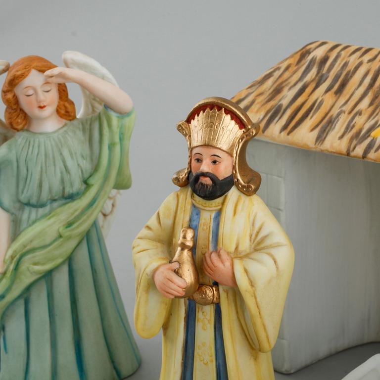 JULKRUBBA, 16 delar, biskviporslin, efter Jenny Nyström, utgiven av Kalmar Läns Museum.