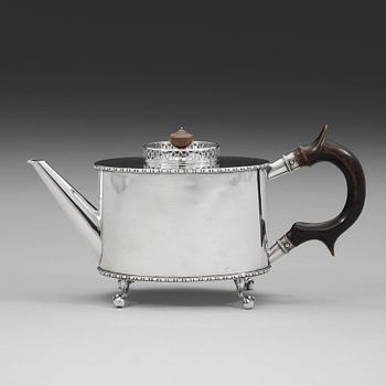 A Swedish early 19th century silver tea-pot, mark of Pehr Zethelius, Stockholm 1800.