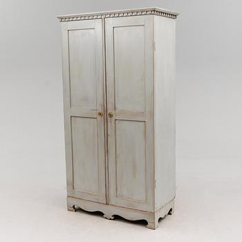 KLÄDSKÅP, omkring år 1900.