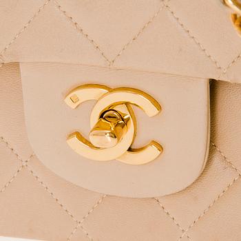 CHANEL, "Double Flap bag", LAUKKU.