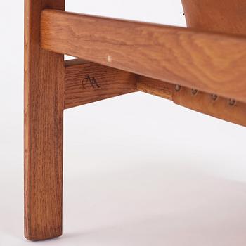 Carl-Axel Acking, förlagan till "Trienna", fåtölj, snickarmästare Torsten Schollin, 1950-tal. Proveniens Carl Axel Acking.