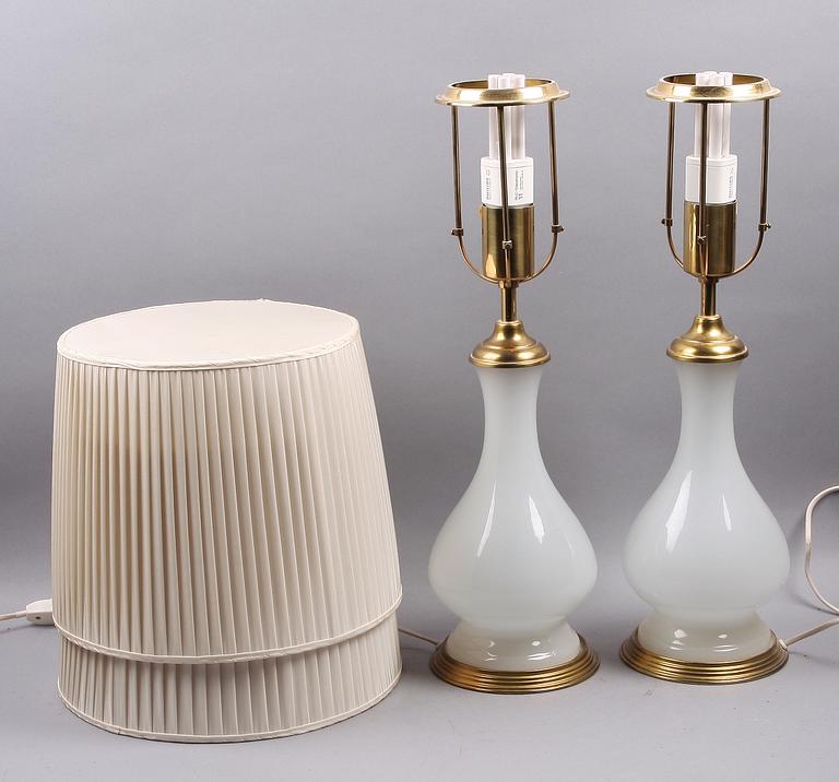 BORDSARMATURER, ett par, glas. Firma Svenskt Tenn. Mod nr 2583-1.
