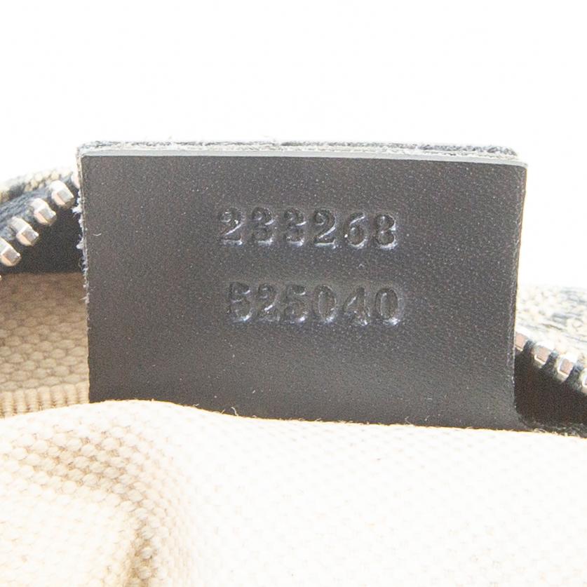 Gucci shoulder/messenger bag.