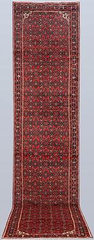 A Hosseinabad runner, approx. 508 x 110 cm.