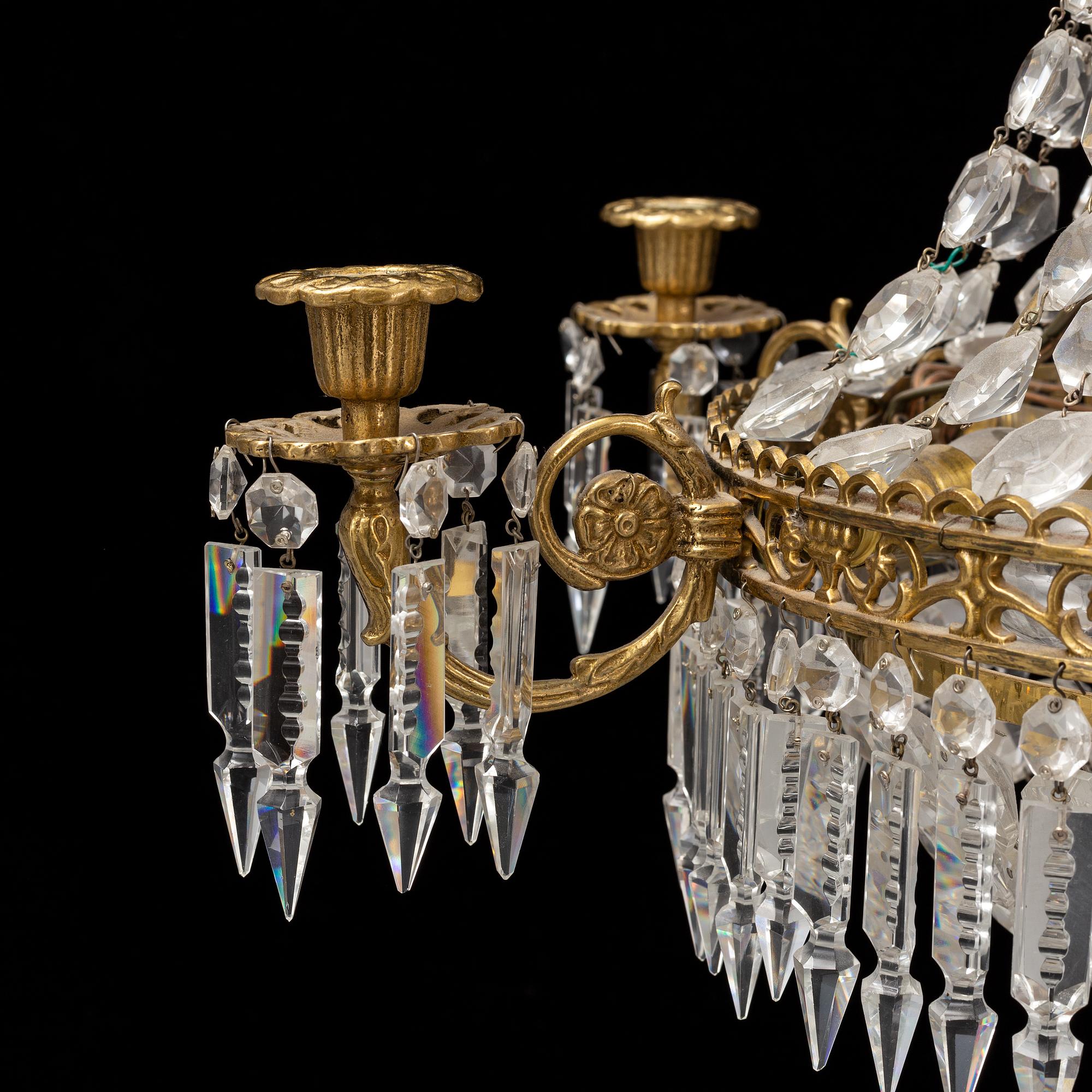 A late 20th century chandelier.